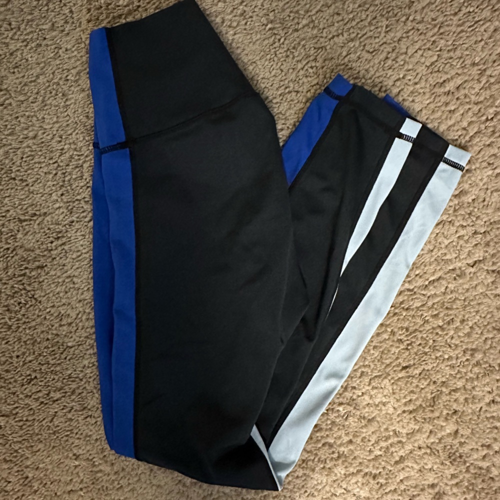 Black and Blue Color-Block Leggings for Active Wear